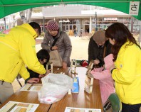 「紙ぶるる」と「ストローハウス」
